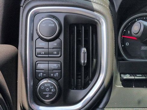 Used 2022 Chevrolet Silverado 2500 High Country w/ Z71 Off-Road Package AWD/4WD image 17