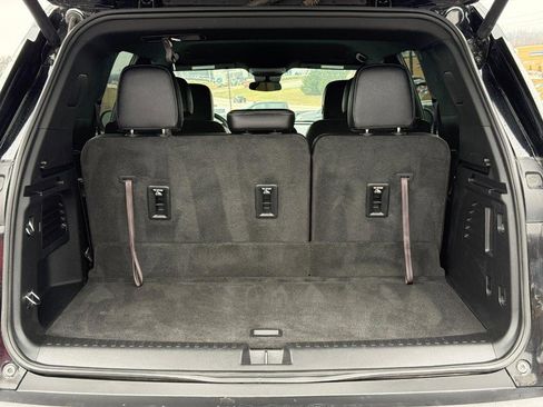 Used 2025 Chevrolet Traverse LT image 7