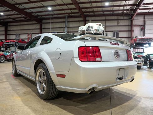Used 2005 Ford Mustang GT Premium image 6