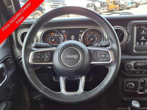 Used 2021 Jeep Wrangler Unlimited Sahara AWD/4WD image 28