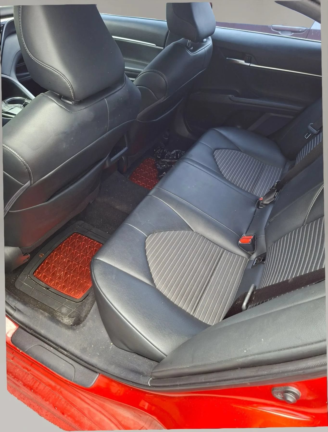 Used 2021 Toyota Camry SE FWD image 6