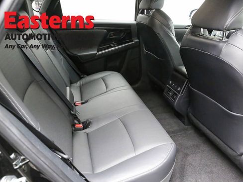 Used 2023 Subaru Solterra AWD image 23