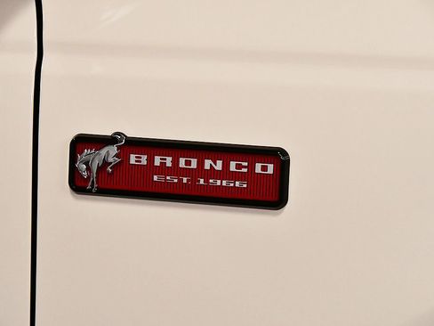 New 2026 Ford Bronco Outer Banks w/ Sasquatch Package AWD/4WD image 11