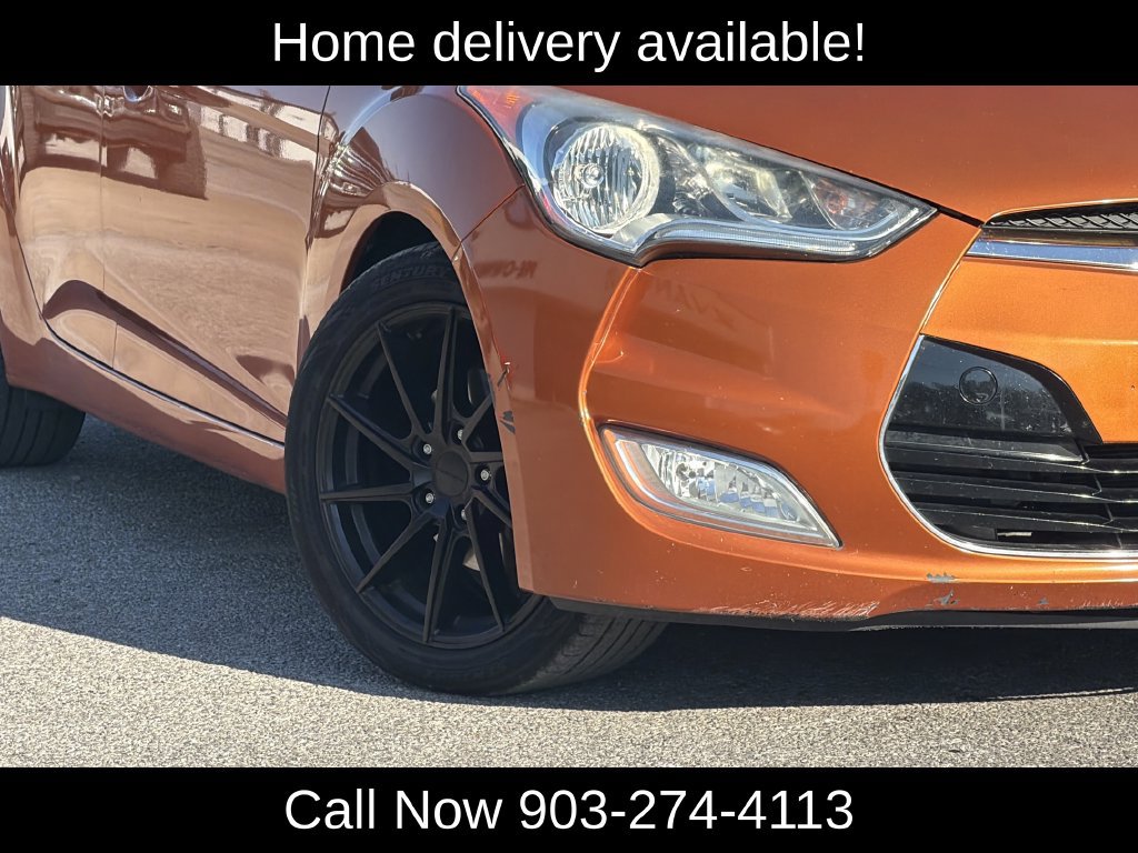 Used 2013 Hyundai Veloster w/ Style Pkg FWD image 2