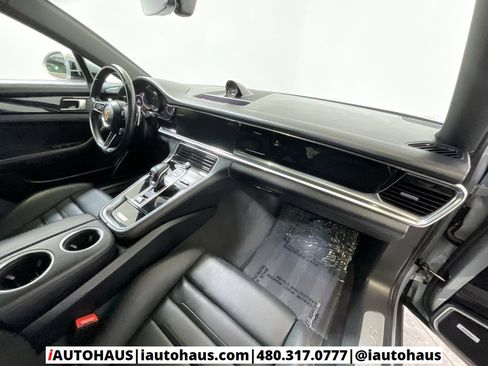 Used 2022 Porsche Panamera 4S w/ Premium Package image 25