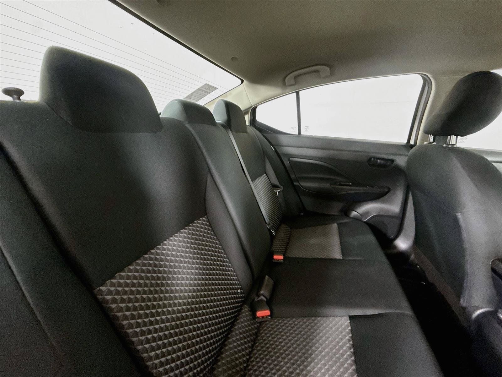 Used 2020 Nissan Versa S FWD image 32