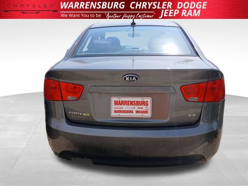Used 2013 Kia Forte EX w/ Fuel Economy Pkg FWD image 3