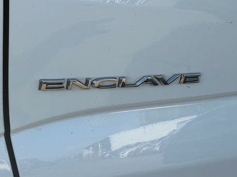 Used 2020 Buick Enclave Essence FWD image 15