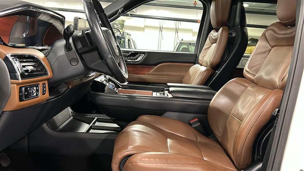 Used 2024 Lincoln Navigator Reserve AWD/4WD image 10