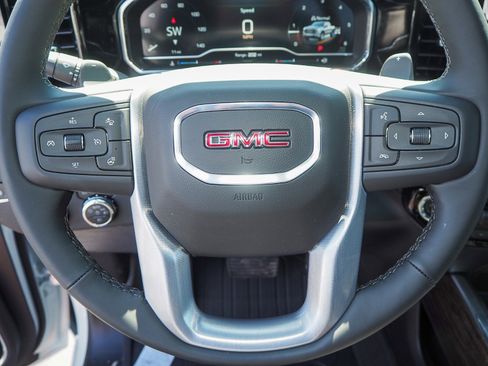 New 2025 GMC Sierra 1500 Elevation image 10
