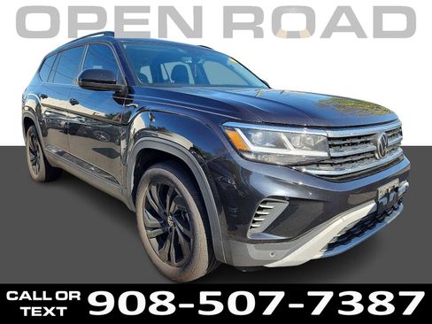 Used 2023 Volkswagen Atlas SE w/ Black Wheel Package AWD/4WD image 1