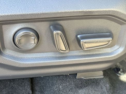 Used 2024 Toyota Tundra Limited image 12