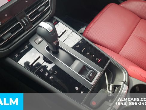 Used 2022 Porsche Macan AWD/4WD image 11
