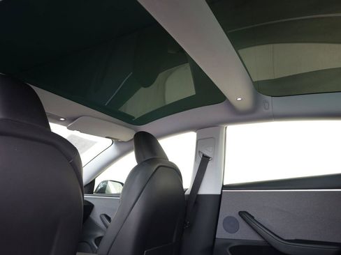 Used 2024 Tesla Model 3 Long Range RWD image 19