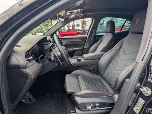 Used 2024 Maserati Grecale Trofeo image 9