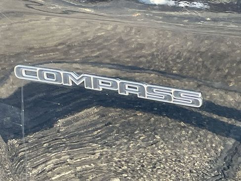 Used 2018 Jeep Compass Limited w/ Navigation Group image 40