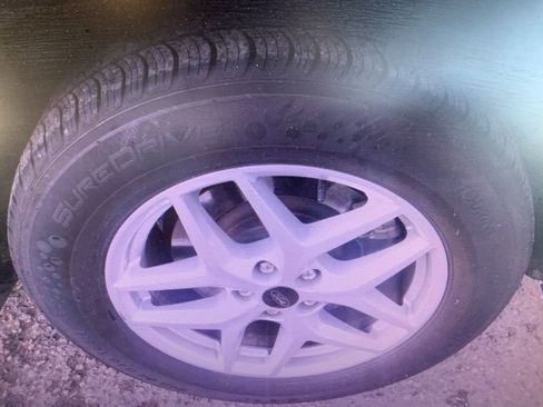 Used 2024 Ford Edge SEL image 20