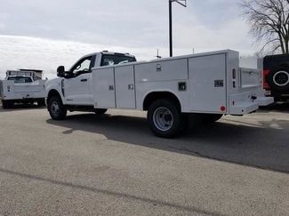 New 2025 Ford F550 4x4 Regular Cab Super Duty video 4