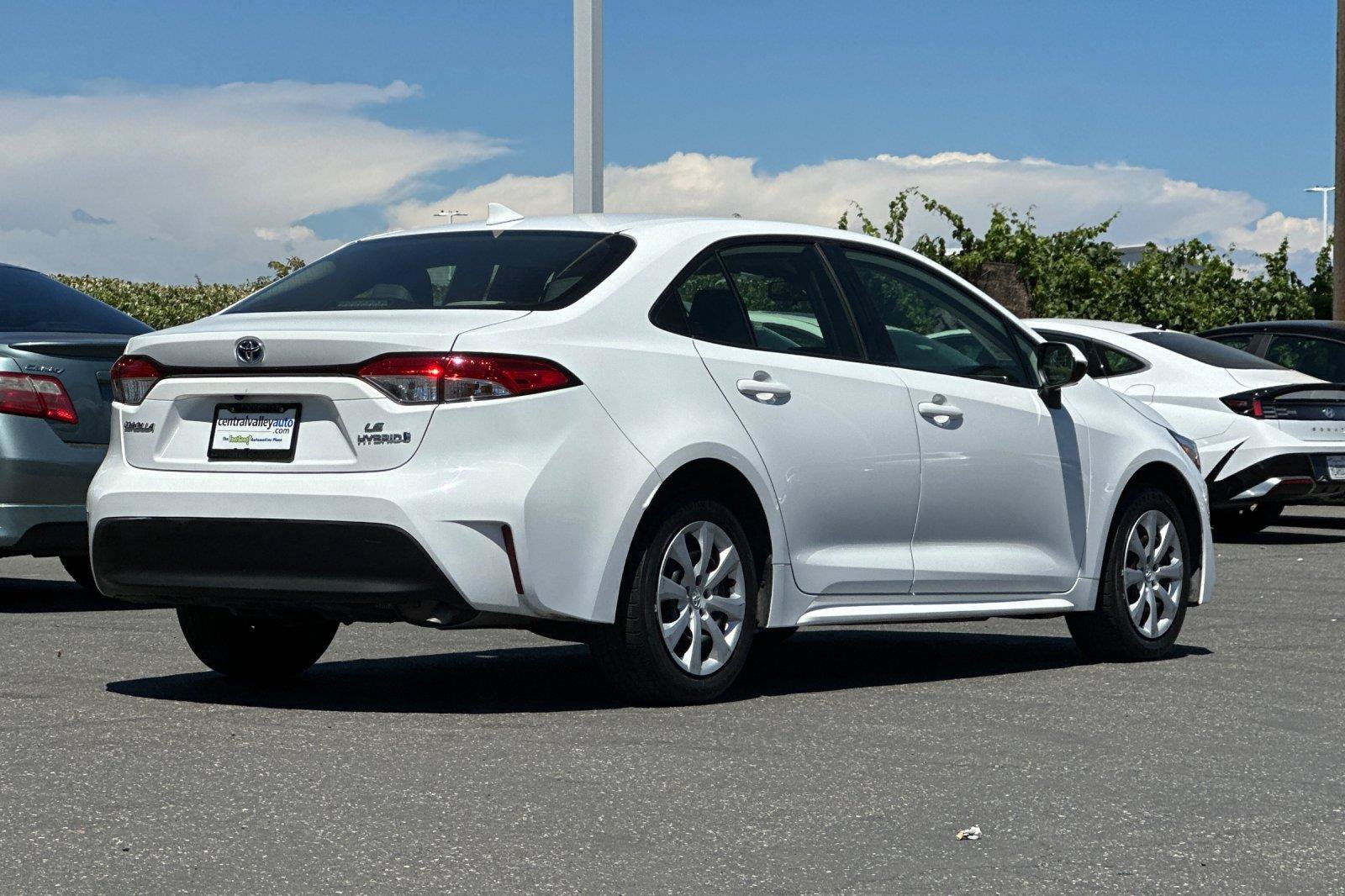 Used 2023 Toyota Corolla Hybrid Sedan FWD image 3