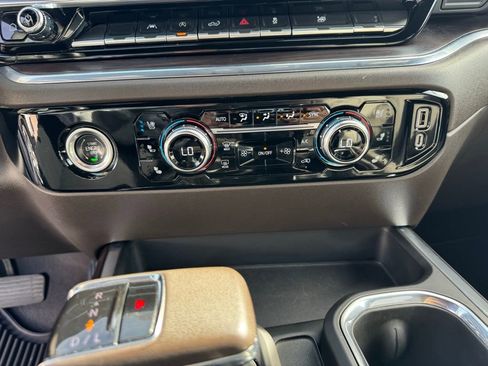 Used 2022 GMC Sierra 1500 SLT w/ SLT Convenience Package image 25