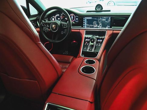 Used 2022 Porsche Panamera 4S AWD/4WD image 40