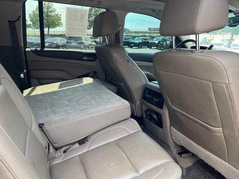 Used 2019 GMC Yukon XL SLT w/ Open Road Package AWD/4WD image 21