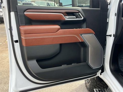 Used 2025 GMC Sierra 3500 Denali Ultimate image 18