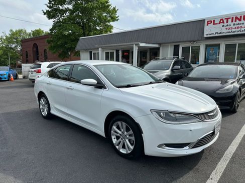 Used 2015 Chrysler 200 Limited FWD image 4