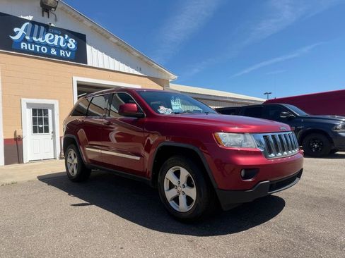 Used 2012 Jeep Grand Cherokee Laredo AWD/4WD image 3