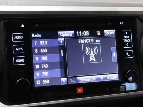 Used 2018 Toyota Tacoma Limited image 30