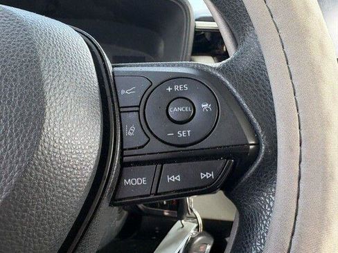 Used 2022 Toyota Corolla LE FWD image 17