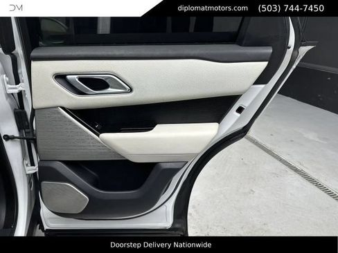 Used 2018 Land Rover Range Rover Velar R-Dynamic SE AWD/4WD image 28