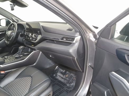 Used 2023 Toyota Highlander XSE image 44