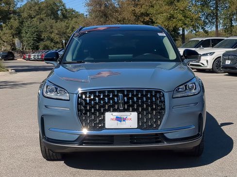 Used 2025 Lincoln Corsair Reserve image 8