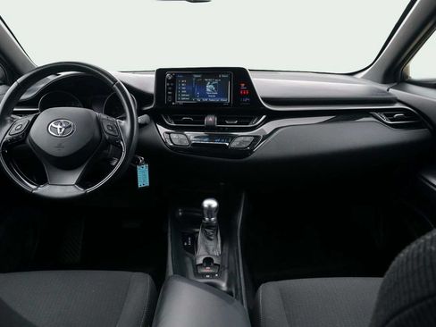 Used 2018 Toyota C-HR XLE FWD image 16