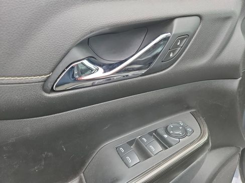 Used 2021 GMC Acadia SLT w/ LPO, Floor Liner Package image 11