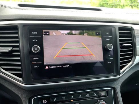 Used 2021 Volkswagen Atlas Cross Sport SE image 14