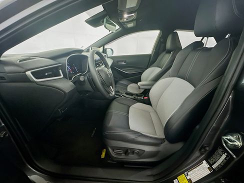 Used 2025 Toyota Corolla XSE image 13