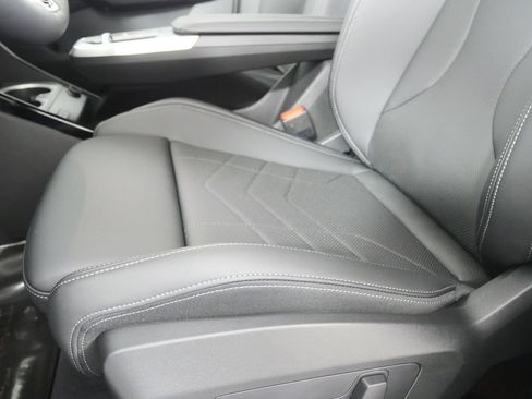 New 2026 BMW X2 xDrive28i w/ Technology Package AWD/4WD image 9