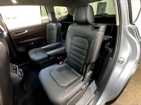 New 2026 Volkswagen Atlas SEL image 12