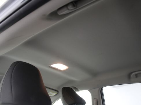 Used 2024 Subaru Crosstrek 2.0i Premium image 19