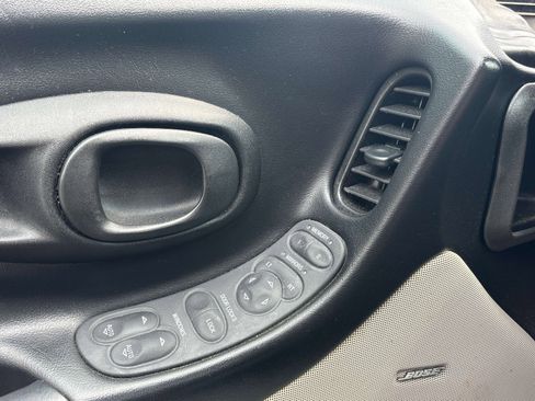 Used 1999 Chevrolet Corvette Convertible w/ Memory Pkg image 10