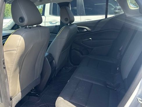 Used 2025 Chevrolet Trax ACTIV w/ Driver Confidence Package FWD image 6