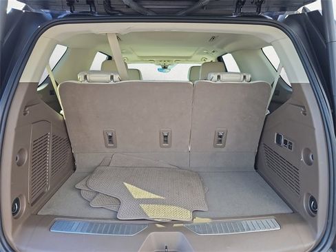 Used 2022 GMC Yukon Denali w/ Denali Premium Package image 16