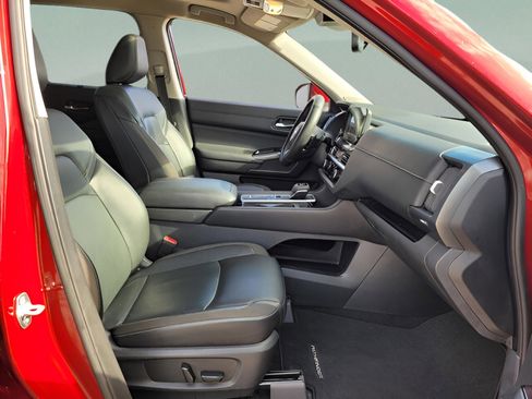 Used 2022 Nissan Pathfinder SL w/ SL Premium Package image 14