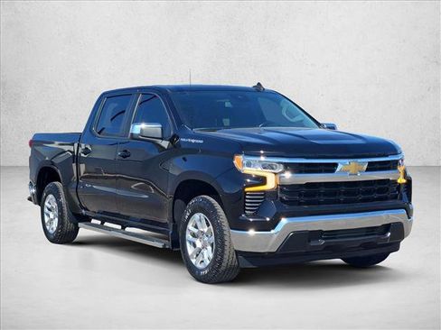 Used 2023 Chevrolet Silverado 1500 LT RWD image 2