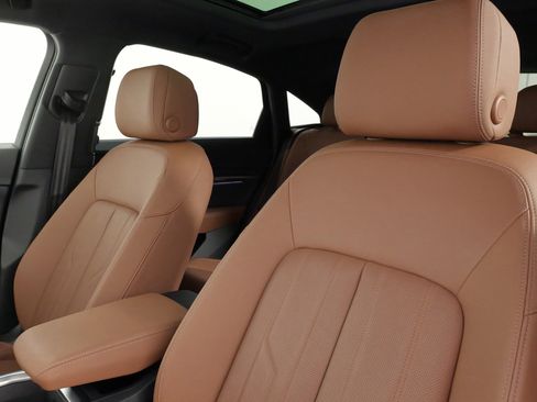 Used 2024 Audi Q8 e-tron Premium Plus w/ Premium Plus Package image 34