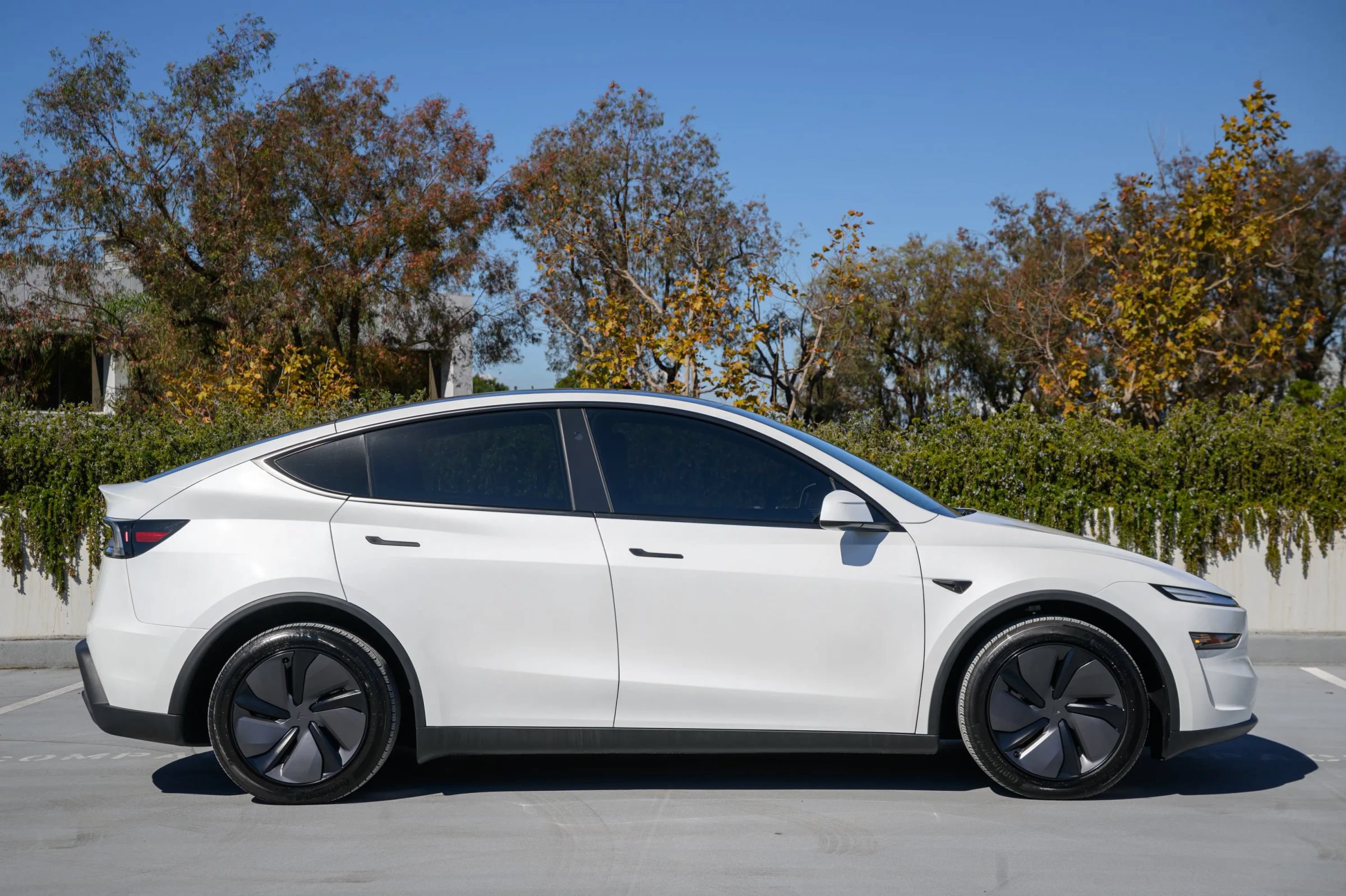 Used 2026 Tesla Model Y Long Range AWD/4WD image 8