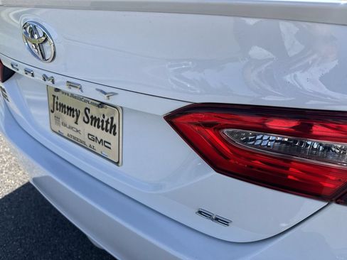 Used 2019 Toyota Camry SE FWD image 39
