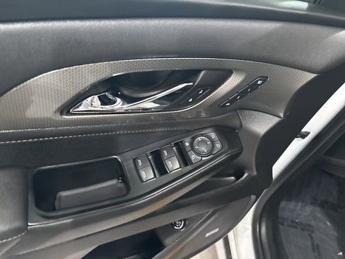 Used 2023 Chevrolet Traverse Premier image 15